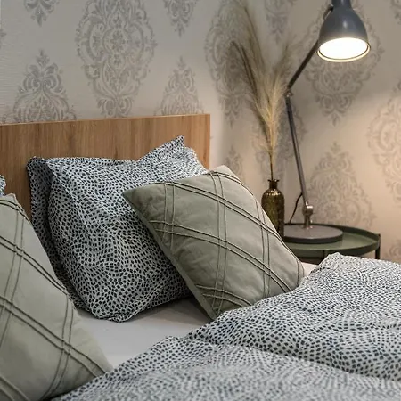 아파트 Synagogue *